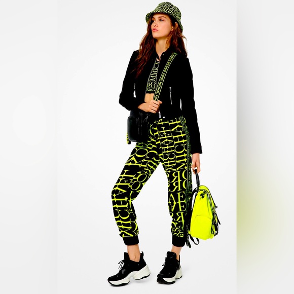 Michael Kors Newsprint Logo Cady Joggers Style #MU93H67BSG - Picture 2 of 13